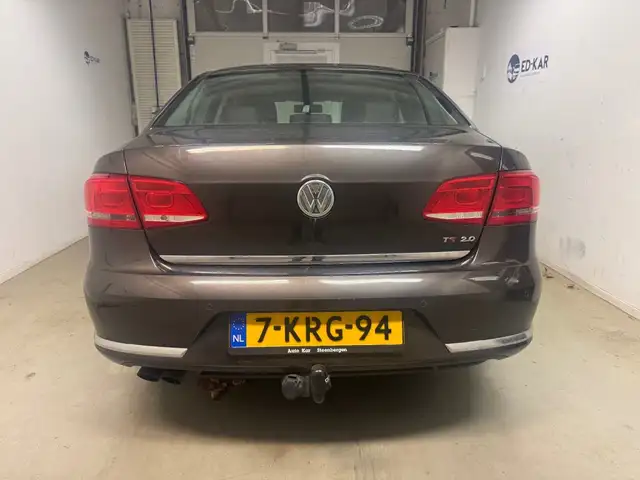 Volkswagen Passat view 8