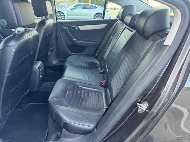 Volkswagen Passat view 14