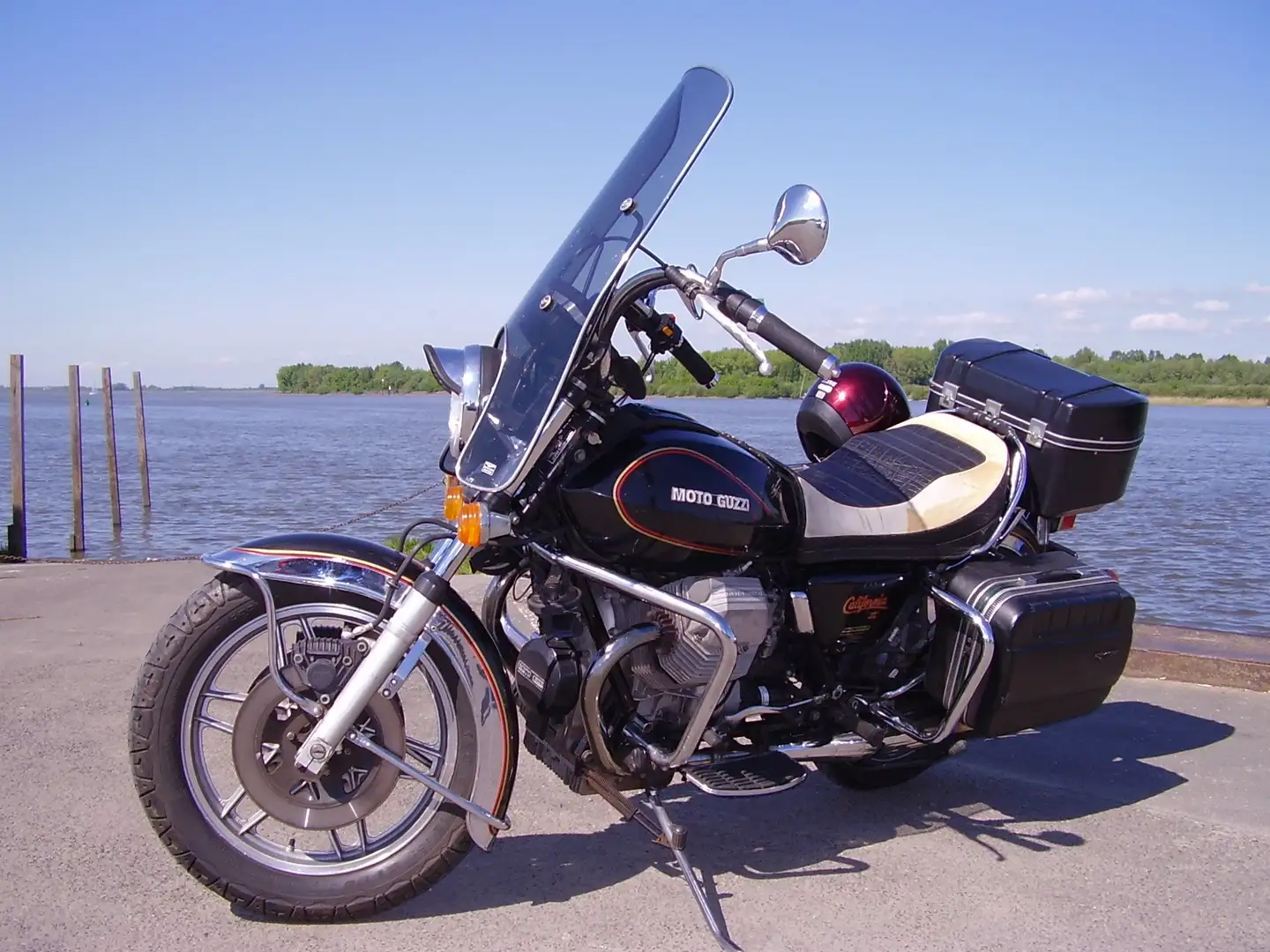 Moto Guzzi California II Чорний - 2