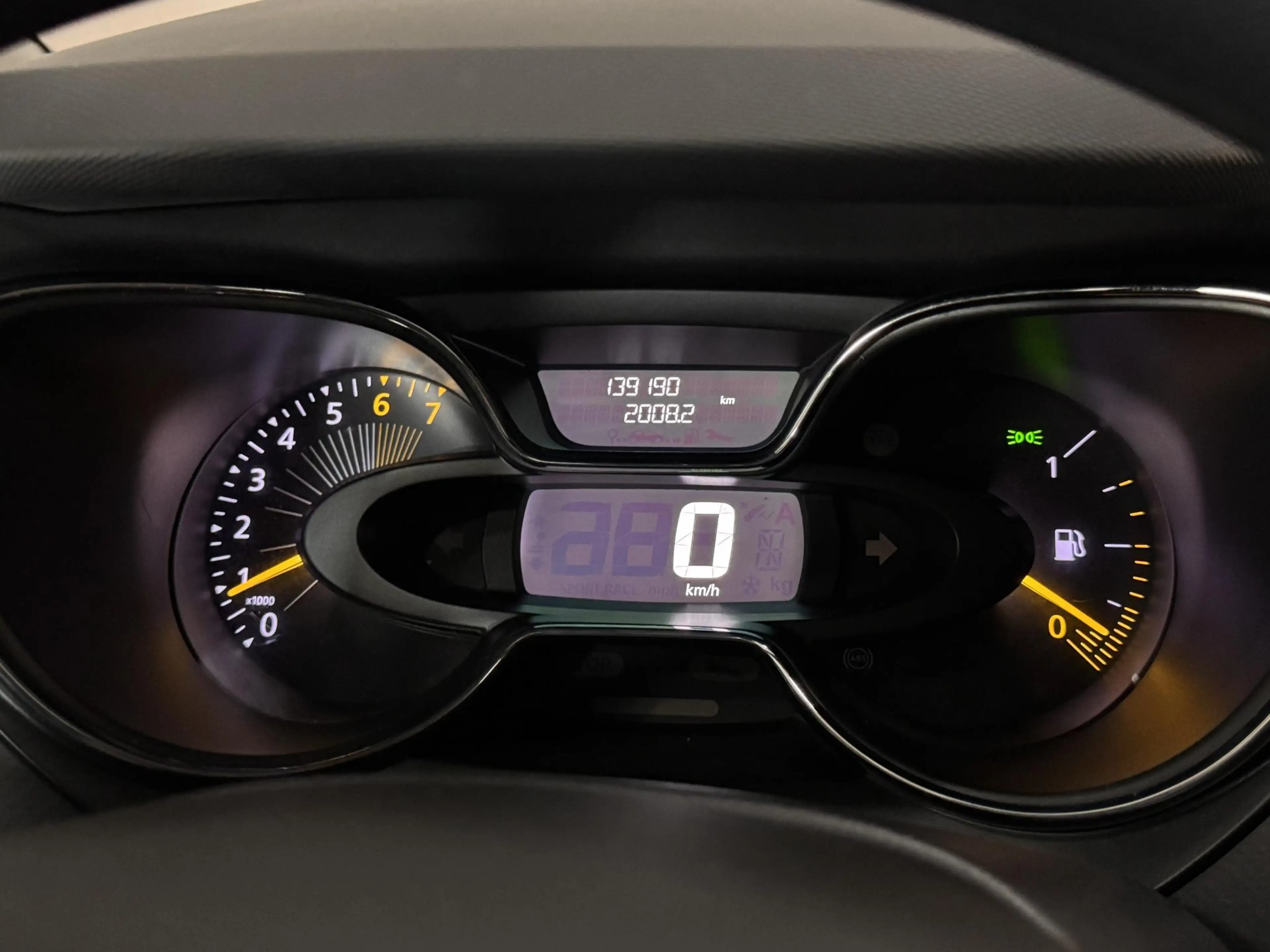 Renault Captur 0.9 TCe Expression KEY-LESS NAVI CARPLAY TREKHAAK — photo 4