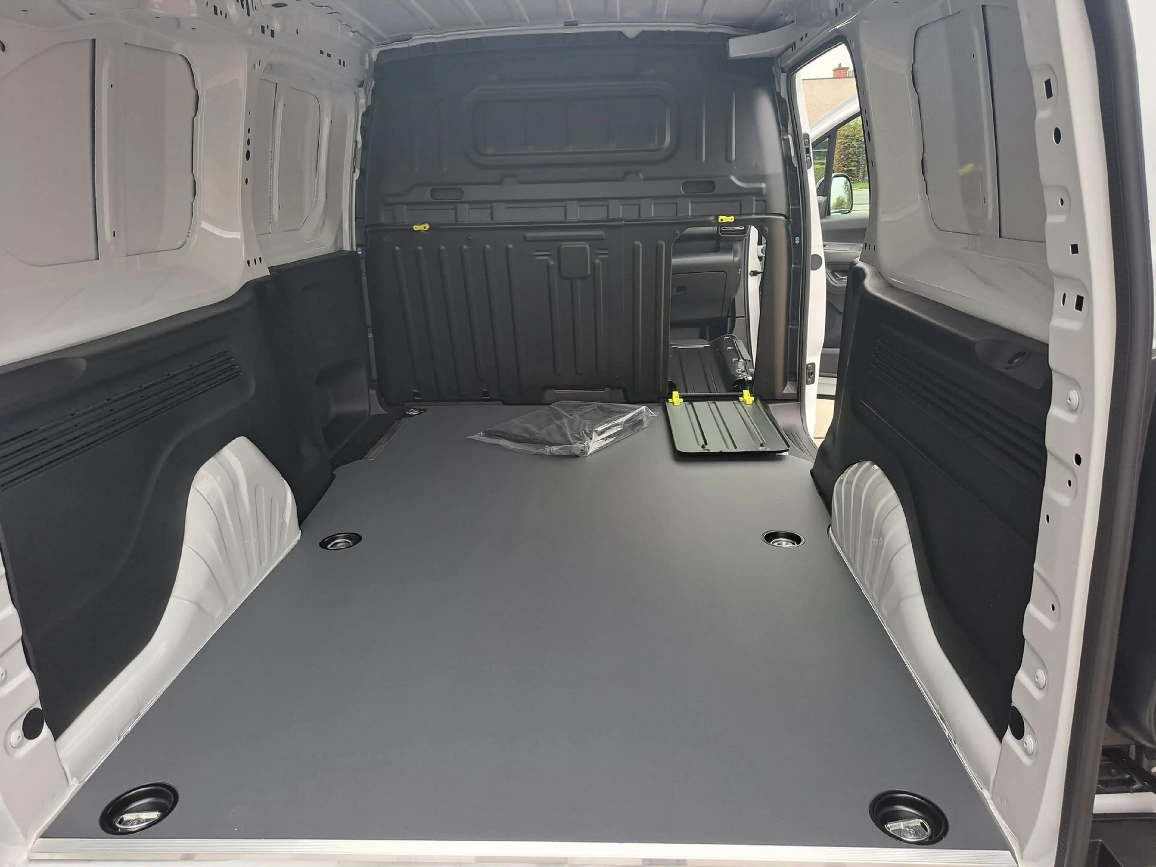 Citroen Berlingo XL Heavy 1.5 BlueHDi 130 S&S EAT8 Club AUTOMAAT — photo 12