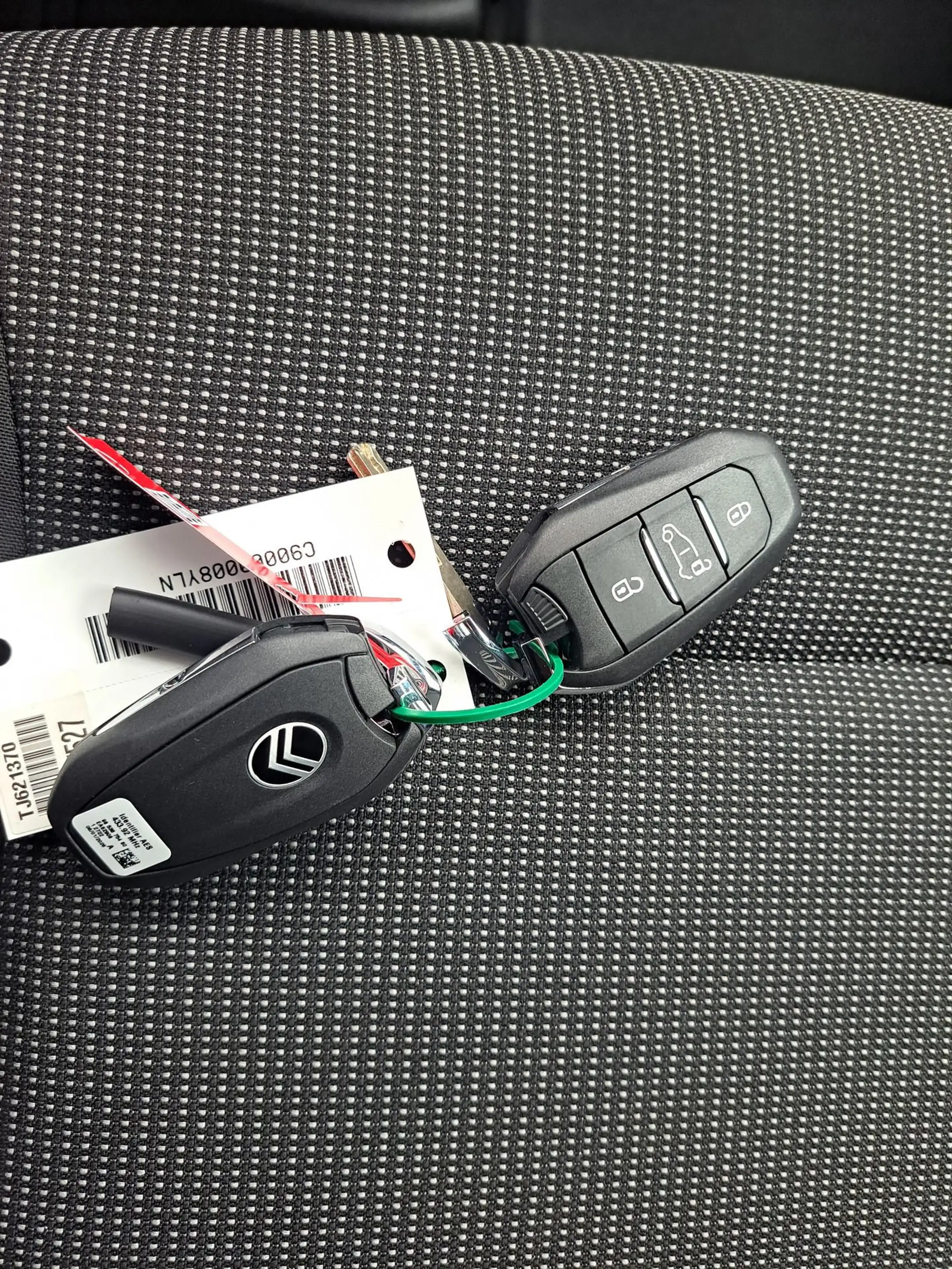 Citroen Berlingo XL Heavy 1.5 BlueHDi 130 S&S EAT8 Club AUTOMAAT — photo 32