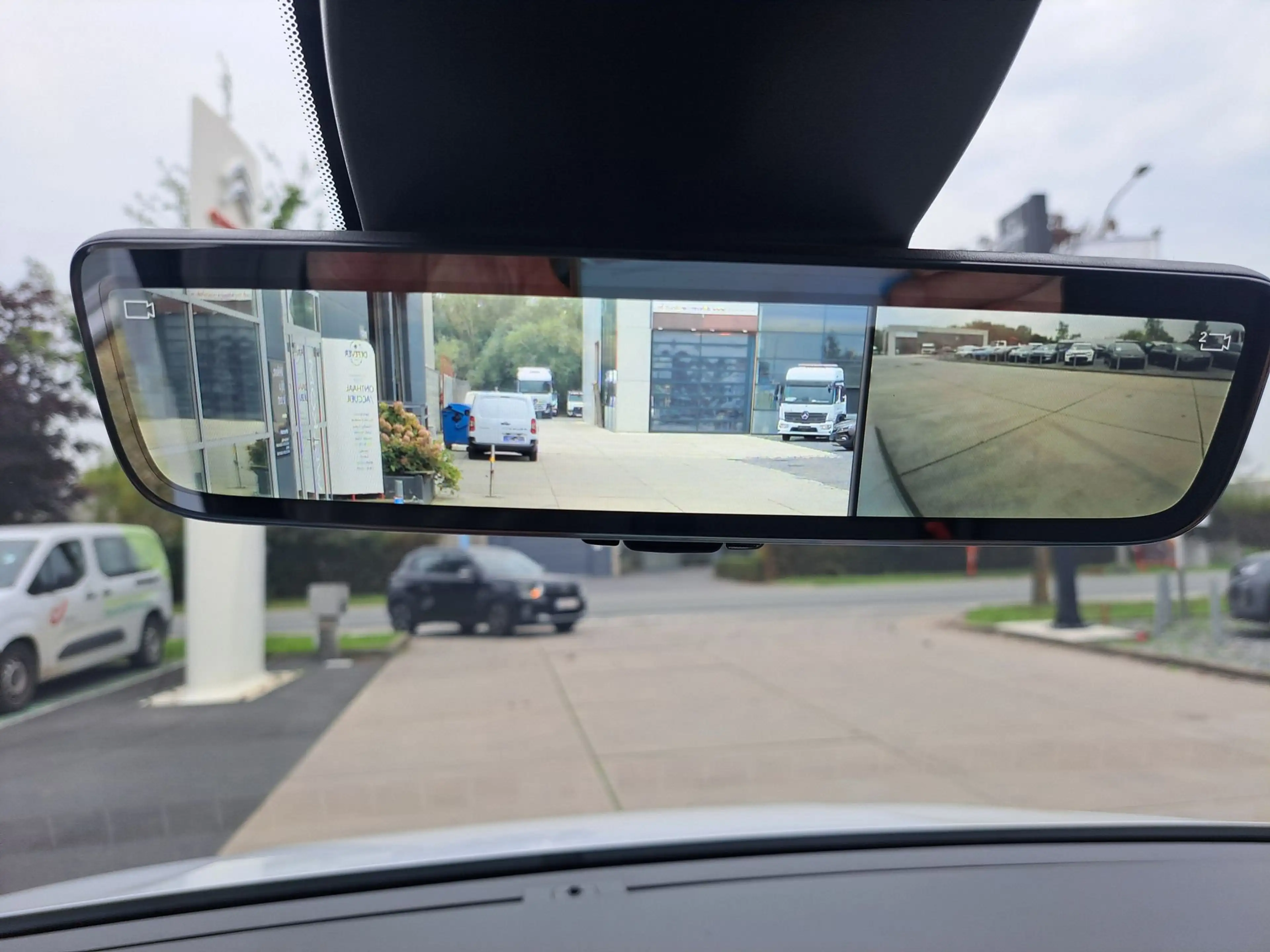 Citroen Berlingo XL Heavy 1.5 BlueHDi 130 S&S EAT8 Club AUTOMAAT — photo 18
