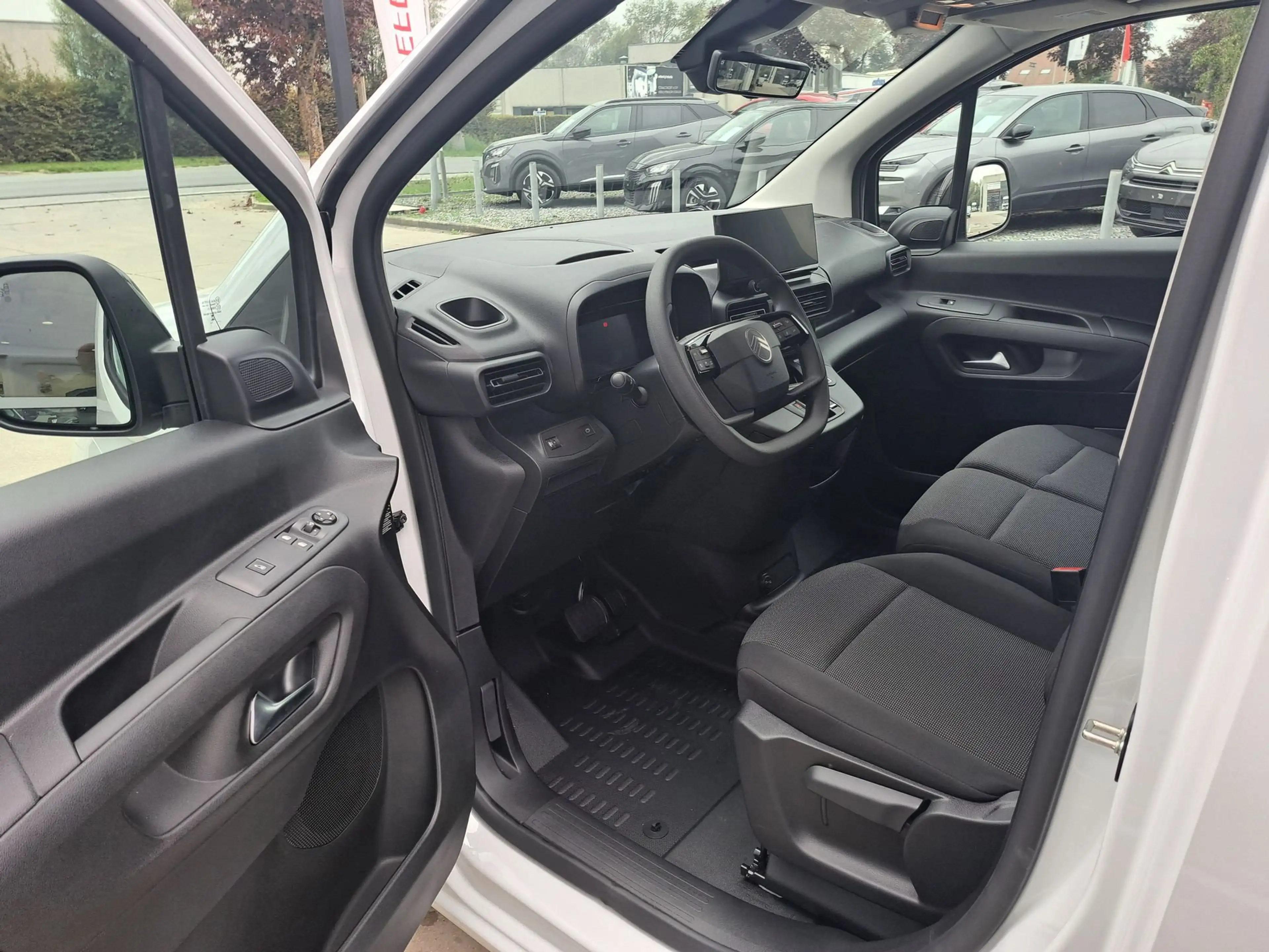 Citroen Berlingo XL Heavy 1.5 BlueHDi 130 S&S EAT8 Club AUTOMAAT — photo 8