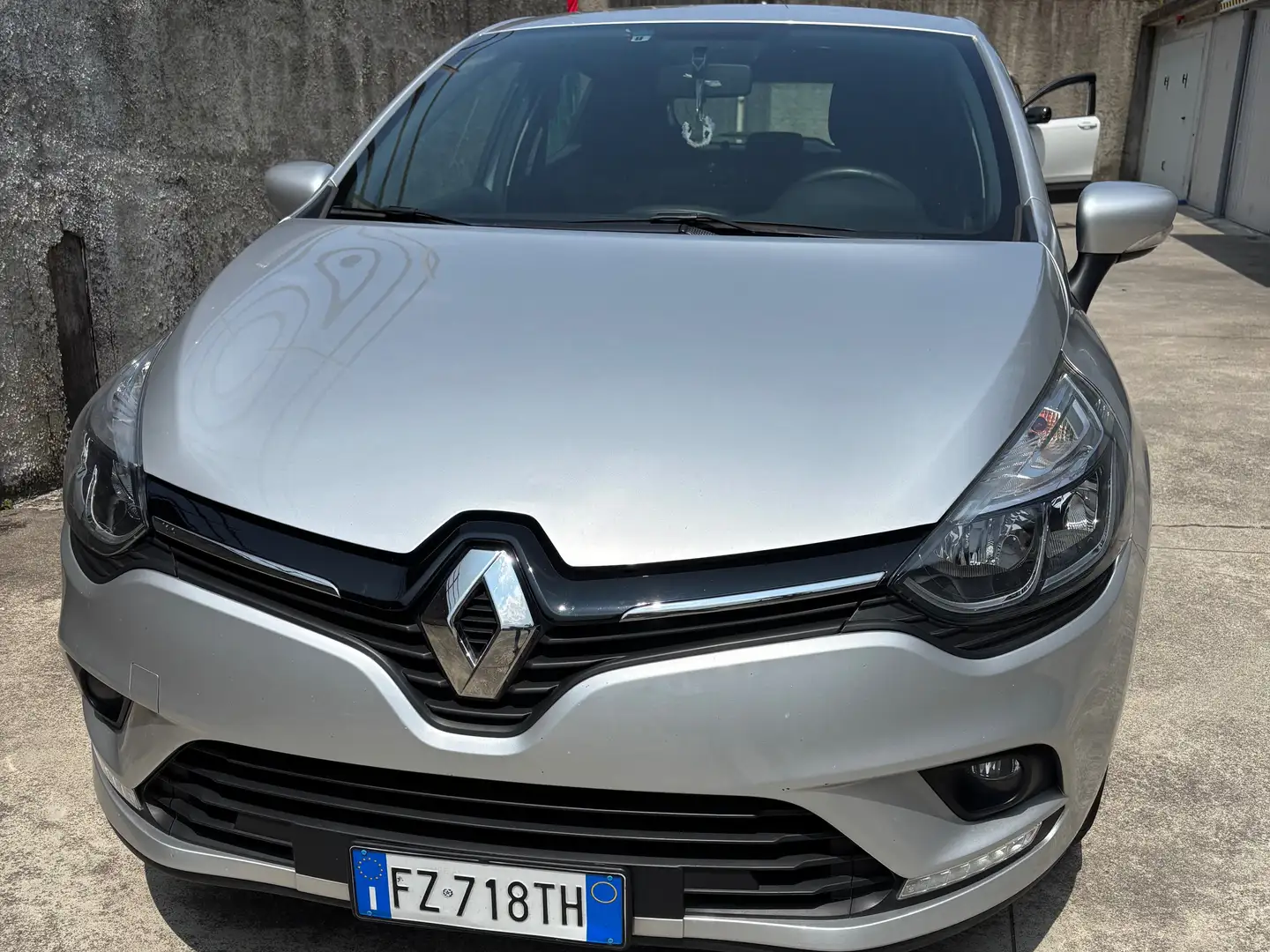 Renault Clio Clio IV 2017 0.9 tce Generation 75cv Grigio - 1