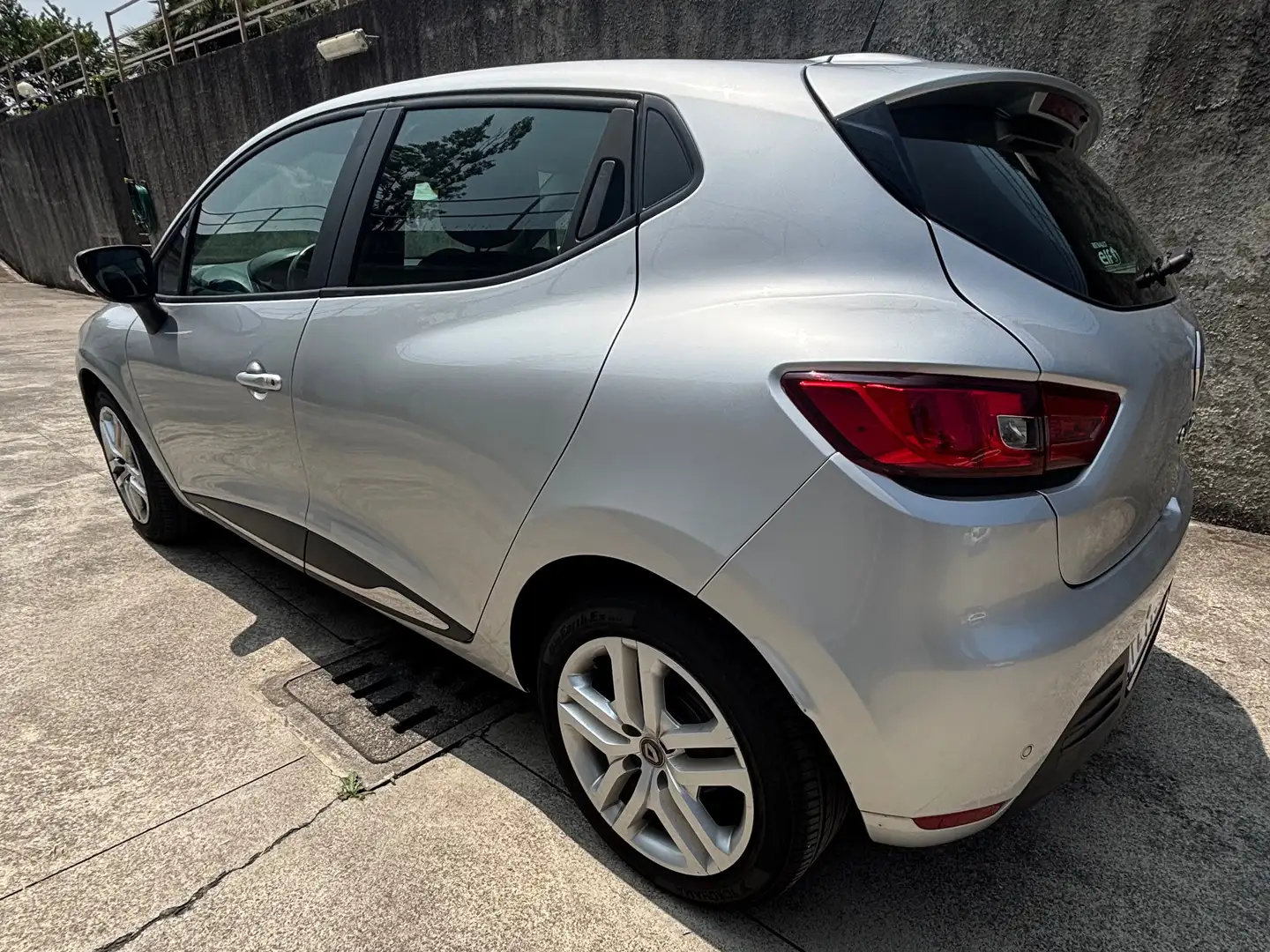 Renault Clio Clio IV 2017 0.9 tce Generation 75cv Grigio - 2