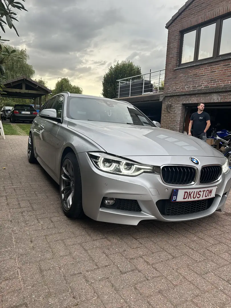BMW 330 Touring 330iA - 1