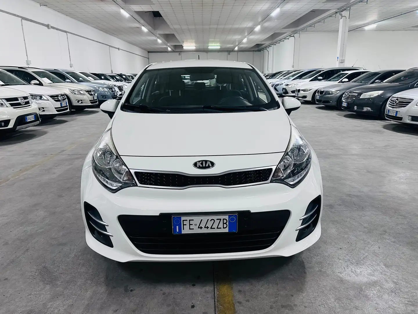 Kia Rio Rio III 2016 5p 1.2 Cool eco Gpl Weiß - 2