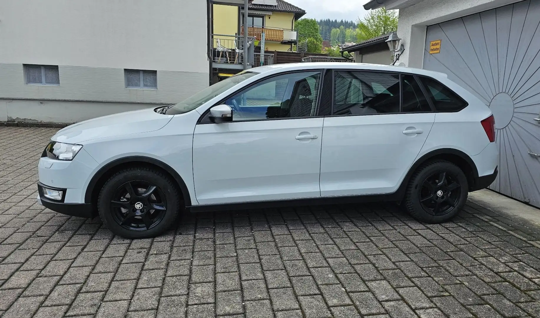 Skoda Rapid/Spaceback Rapid Spaceback 1,2 TSI Scoutline bijela - 1