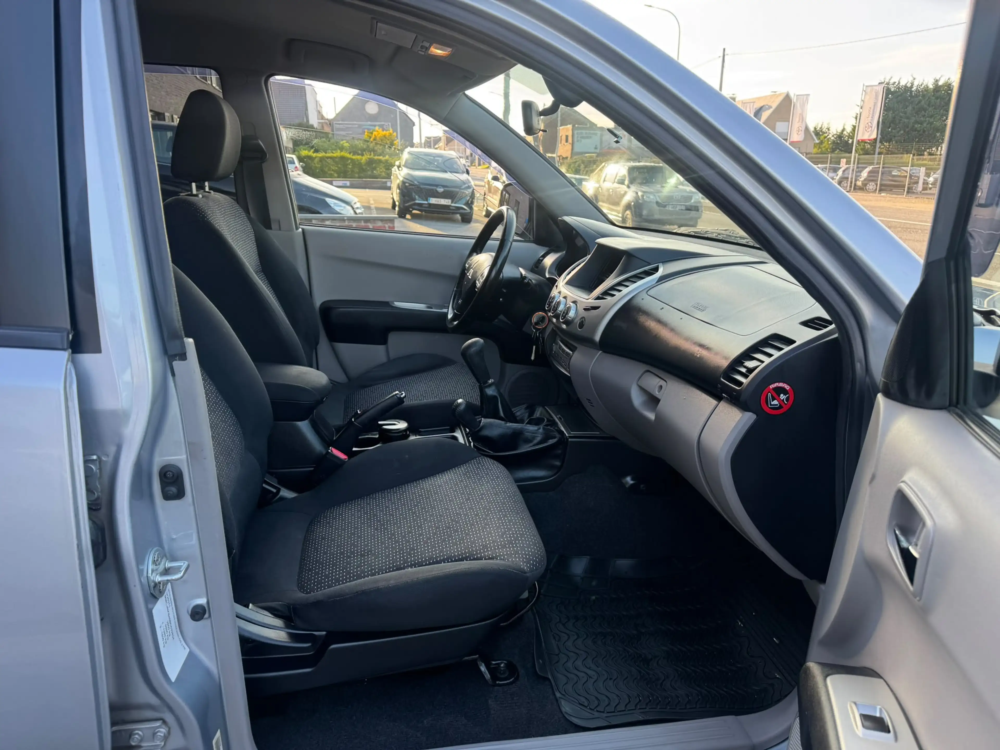 Mitsubishi L200 2.5 DI-D 4WD Intense — photo 11