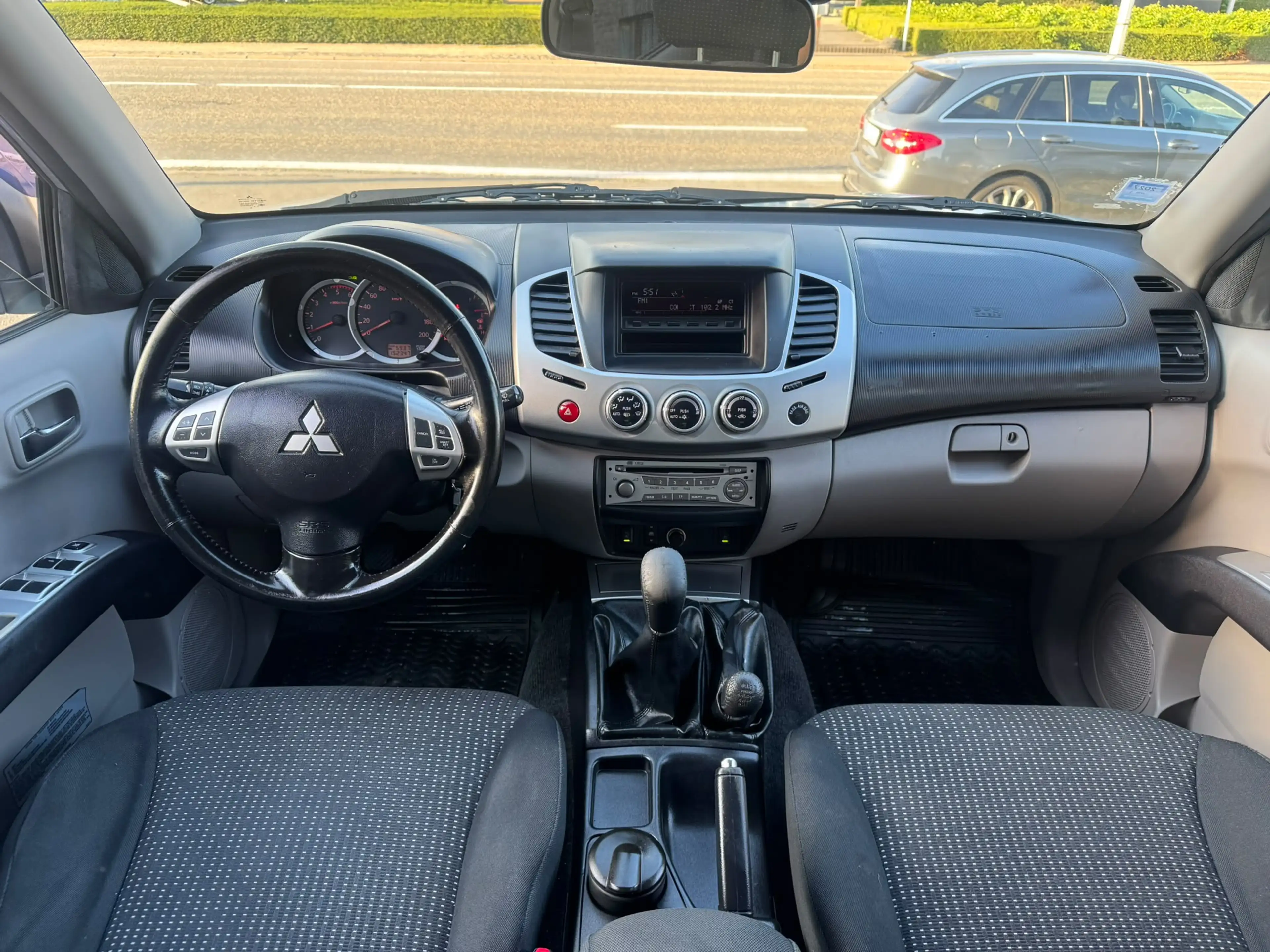 Mitsubishi L200 2.5 DI-D 4WD Intense — photo 13