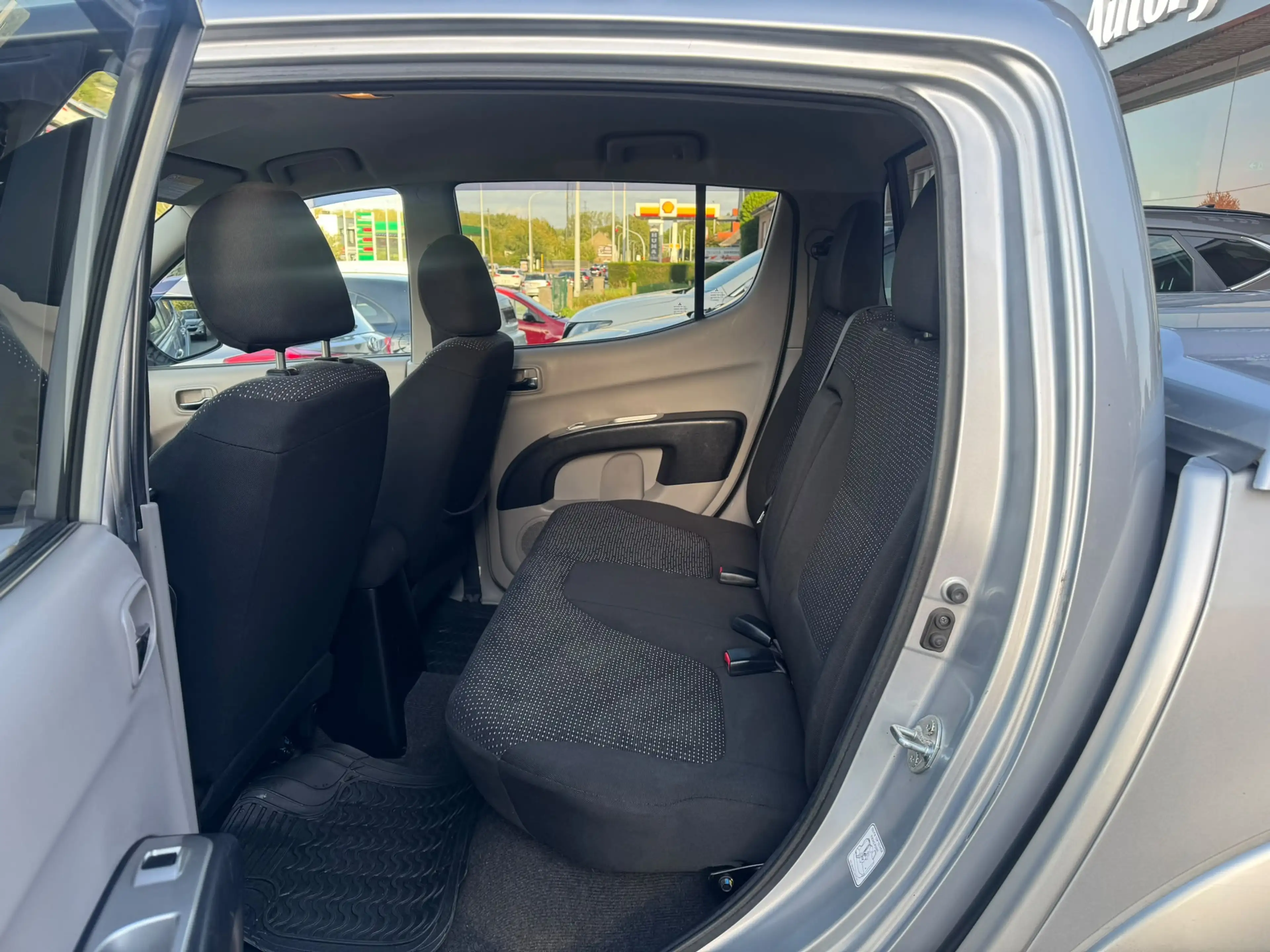 Mitsubishi L200 2.5 DI-D 4WD Intense — photo 10