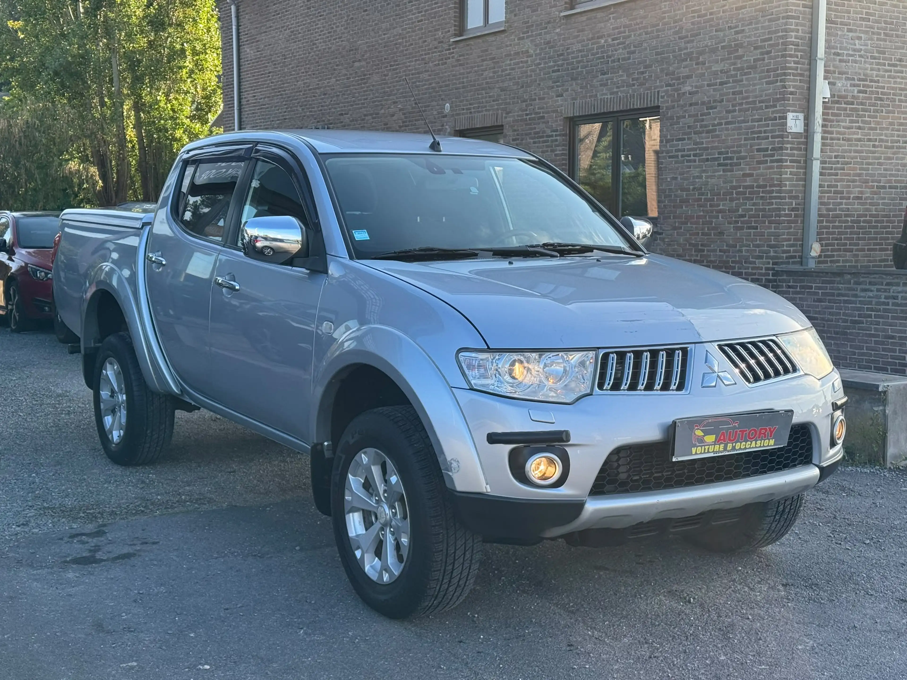 Mitsubishi L200 2.5 DI-D 4WD Intense — photo 4