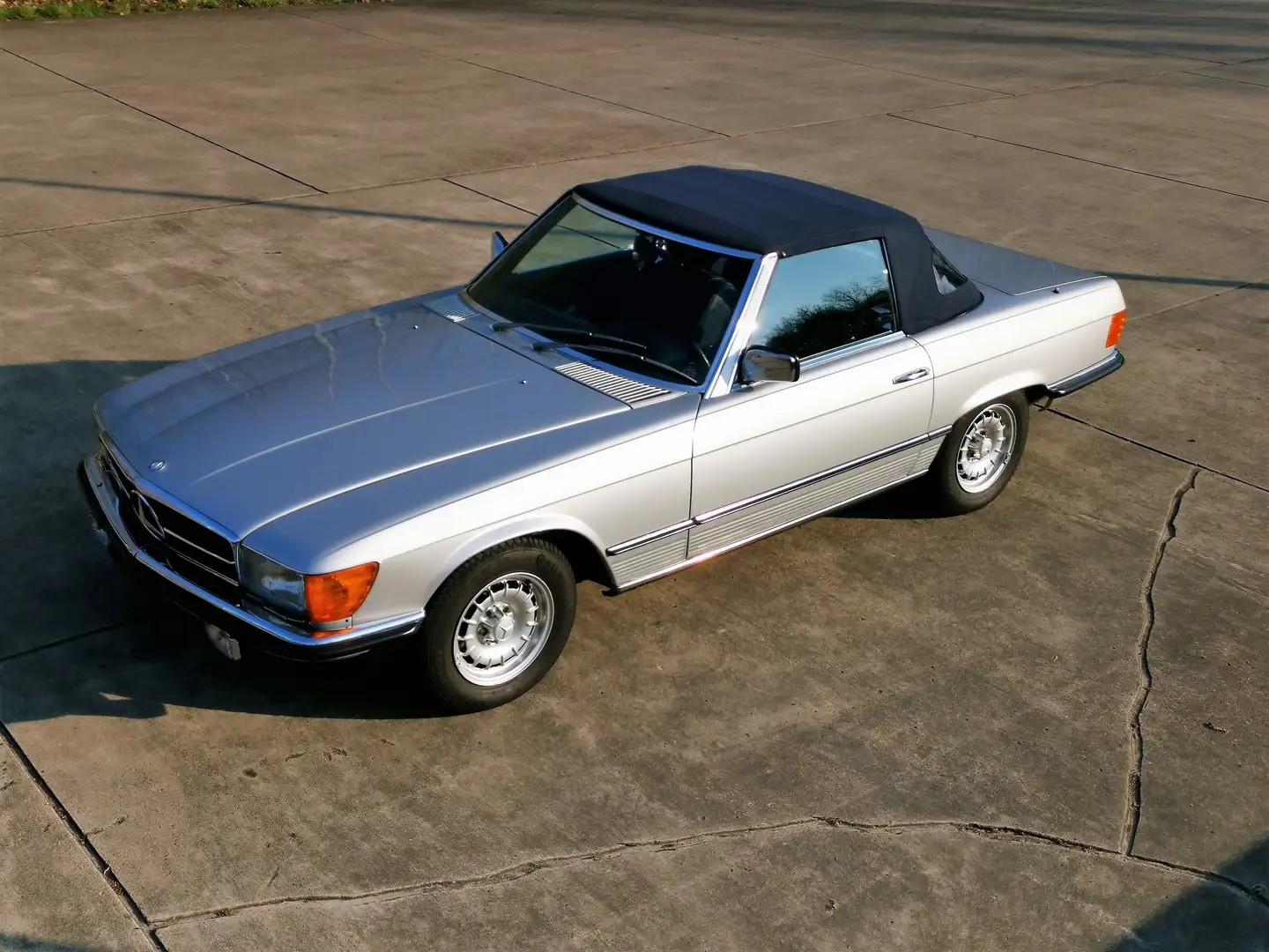 Mercedes-Benz SL 280 R107 DEUTSCH, 1. HAND Stříbrná - 2