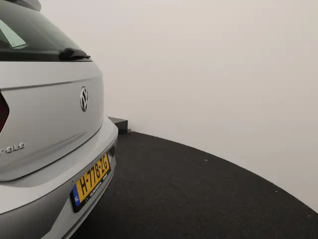 Volkswagen Polo view 5