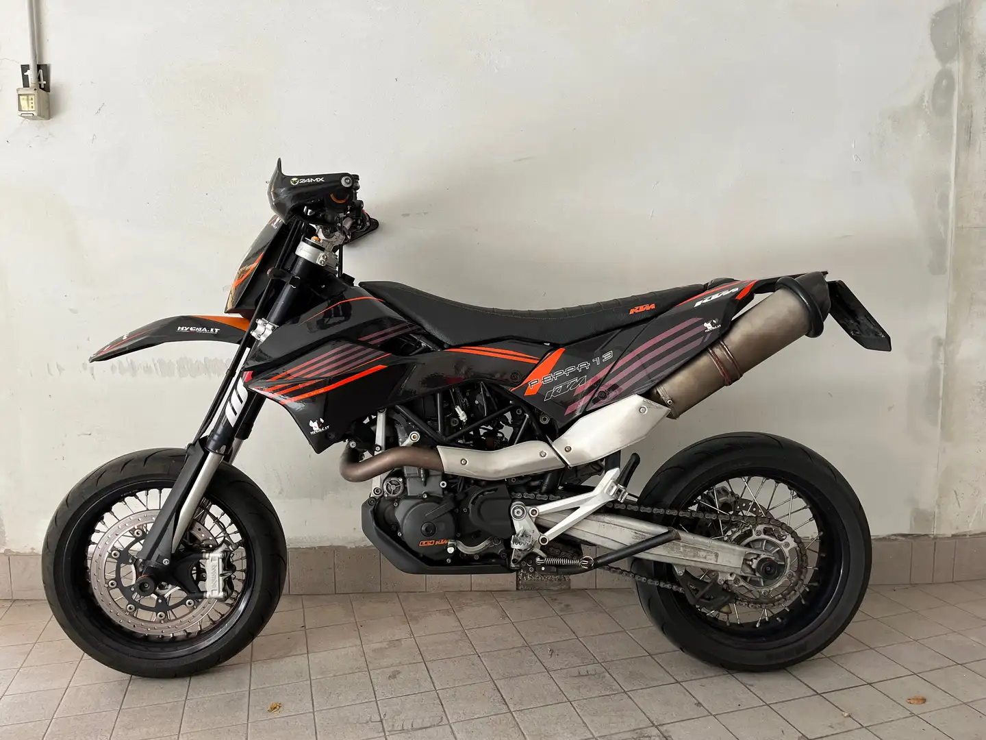 KTM 690 SMC Schwarz - 2