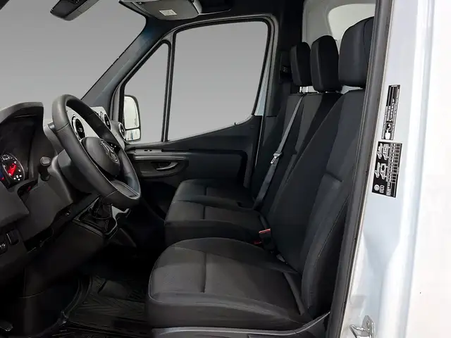 Mercedes-Benz Sprinter view 8