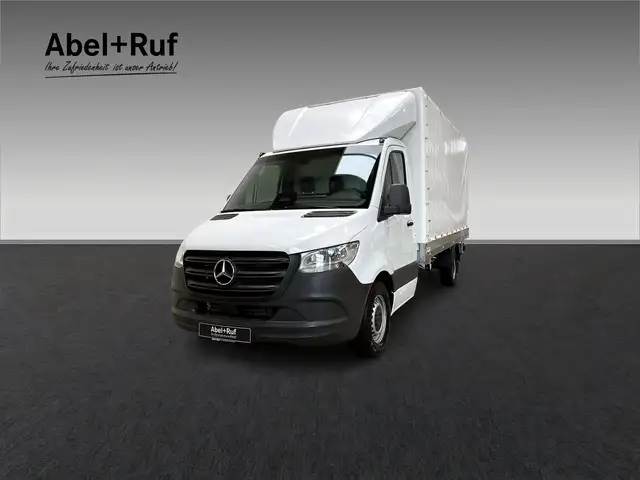 Mercedes-Benz Sprinter main image