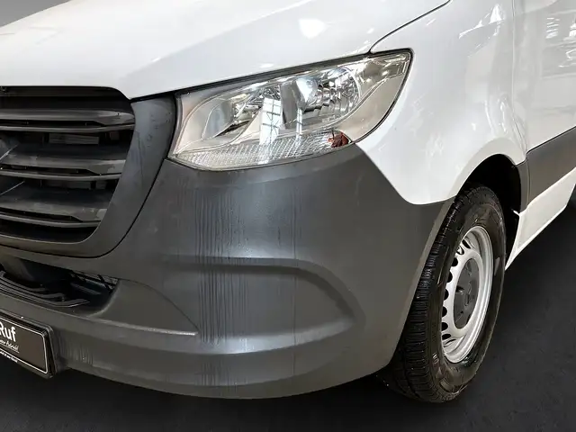 Mercedes-Benz Sprinter view 15