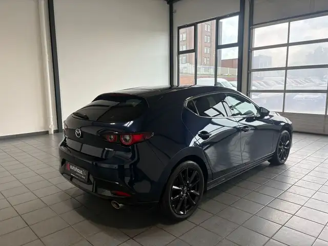 Mazda Mazda3 view 5