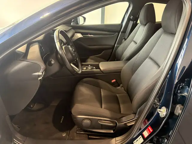 Mazda Mazda3 view 8