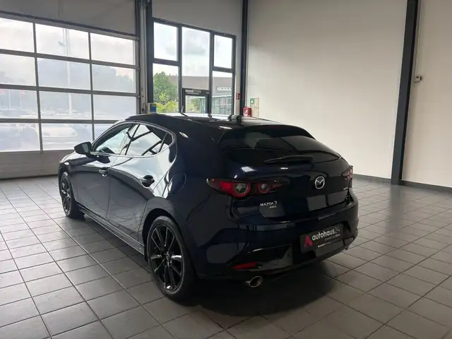 Mazda Mazda3 view 4