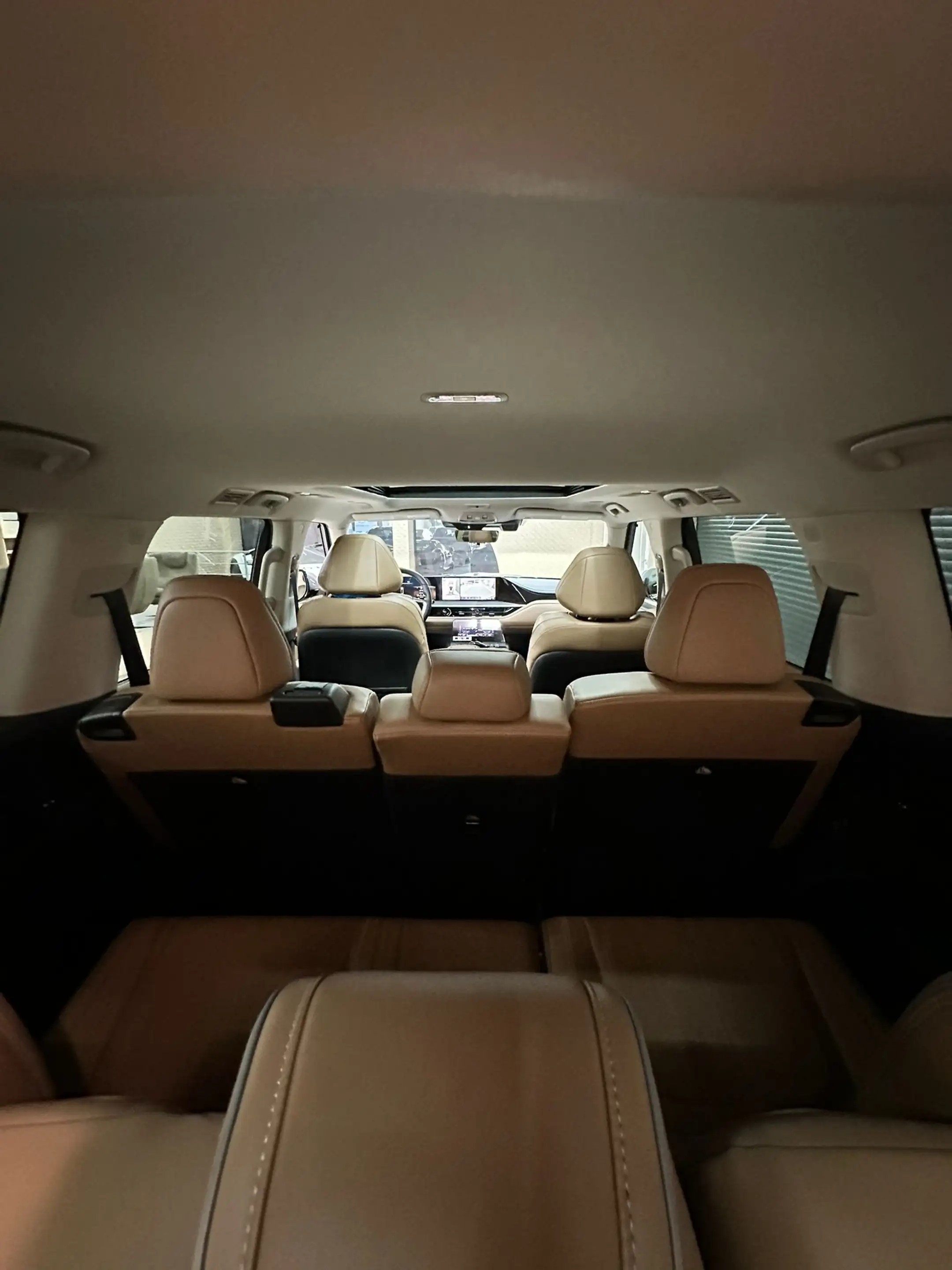 Infiniti QX80 — photo 5