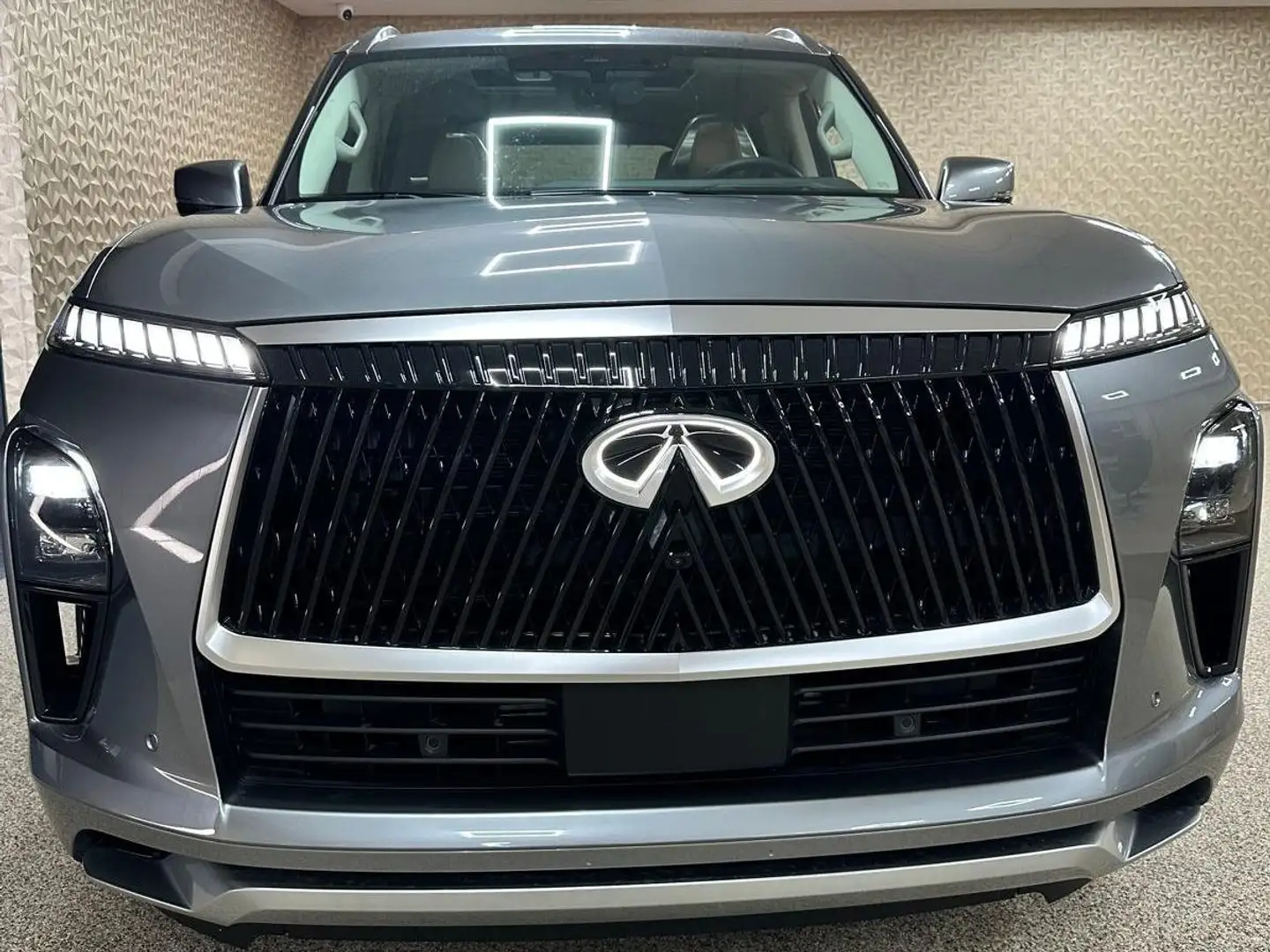 Infiniti QX80 Zwart - 1