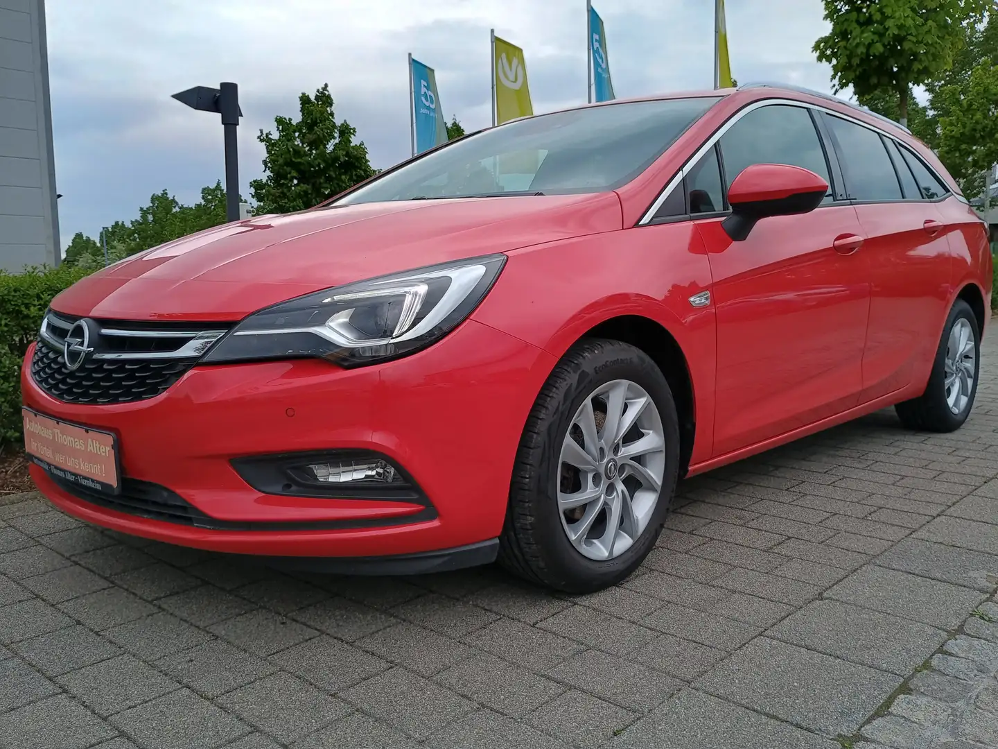 Opel Astra 1.2 Turbo 131 PS Sports Tourer Business Elegance Rot - 1