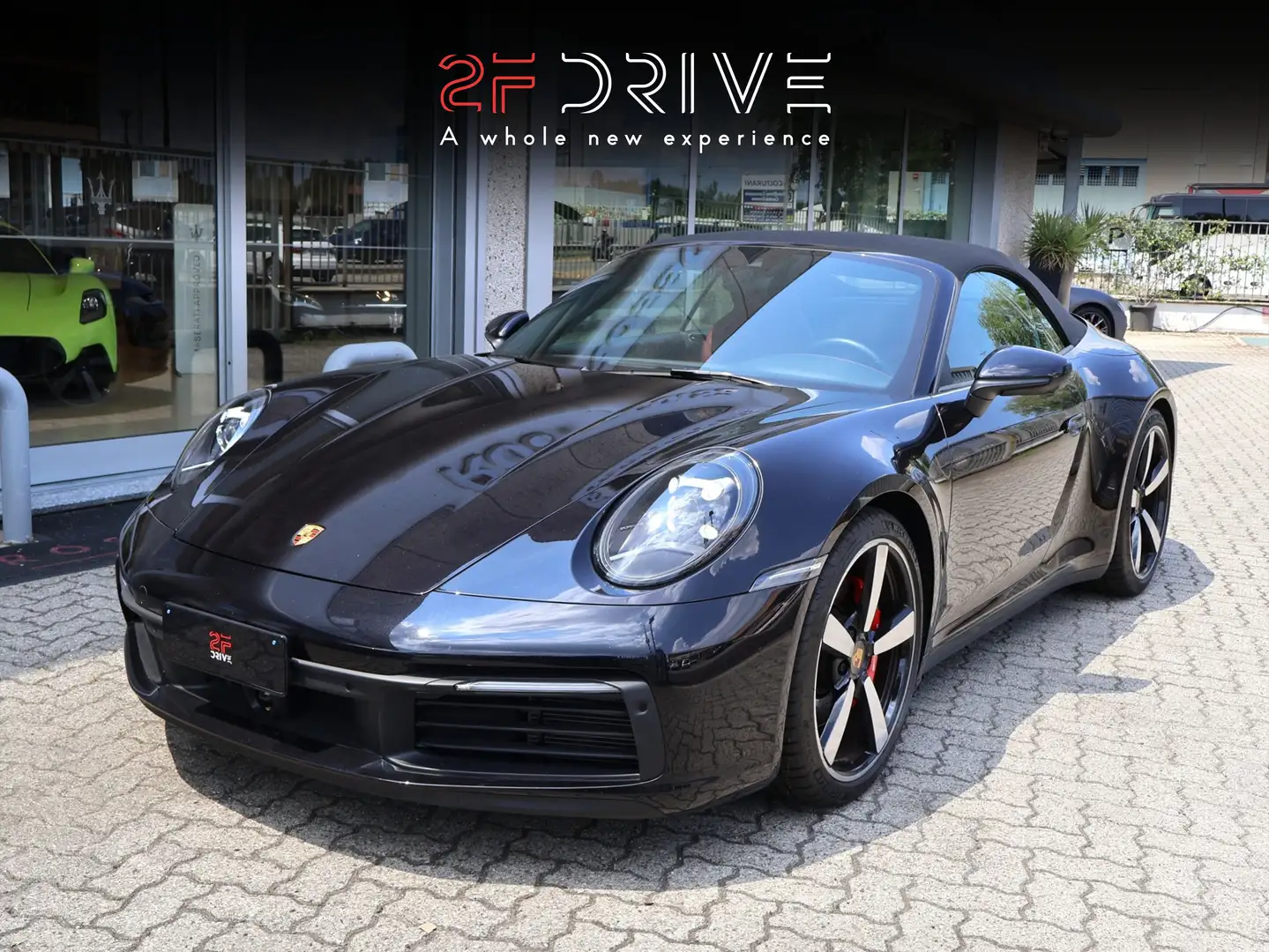 Porsche 992 911 Cabrio 3.0 Carrera S Noir - 1