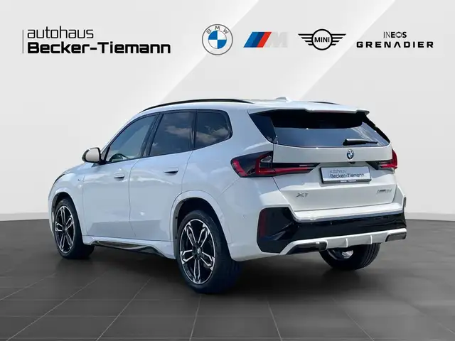 BMW X1 view 4