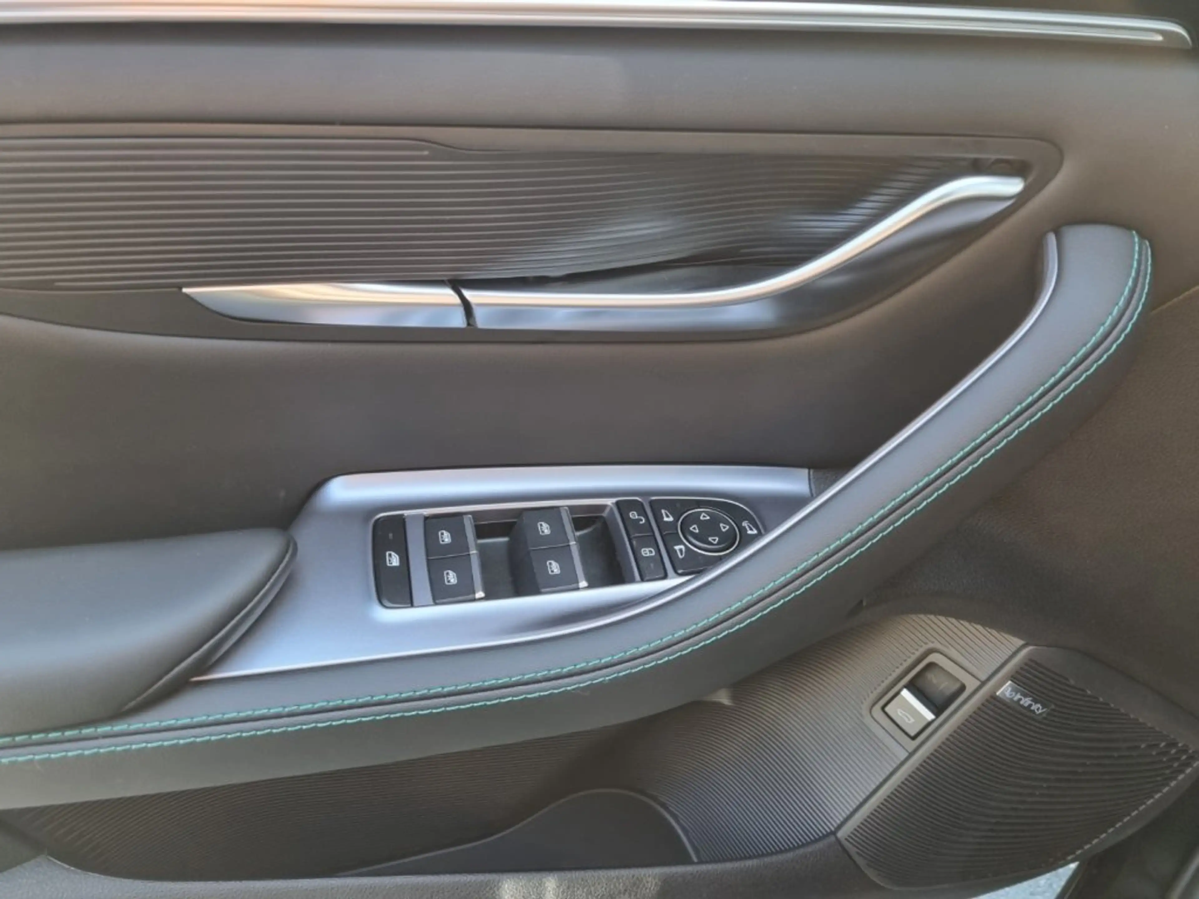 BYD Seal U DM-i Boost — photo 8
