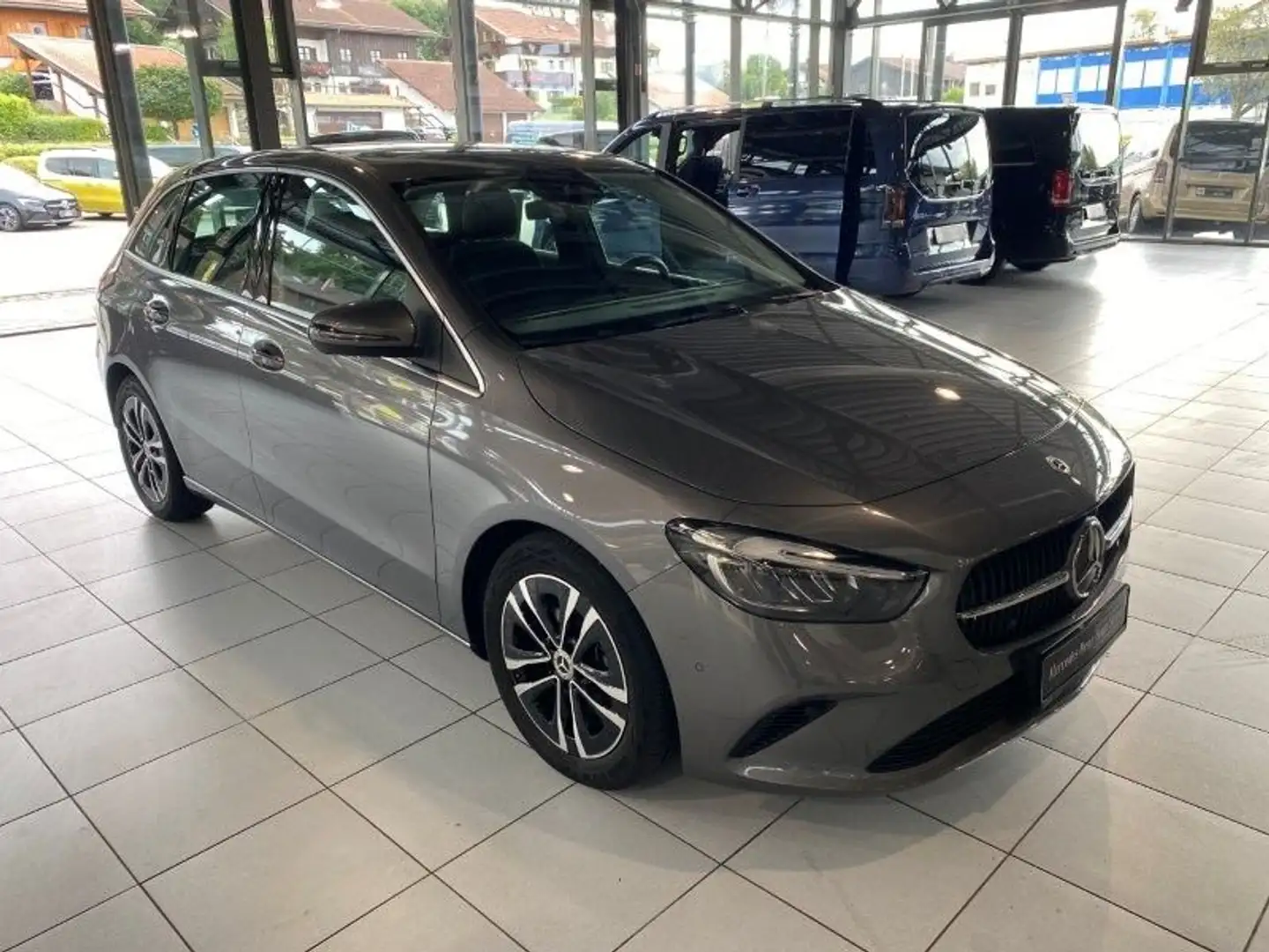 Mercedes-Benz B 180 Progressive Advance Verkehrszeichen MBUX Grau - 2