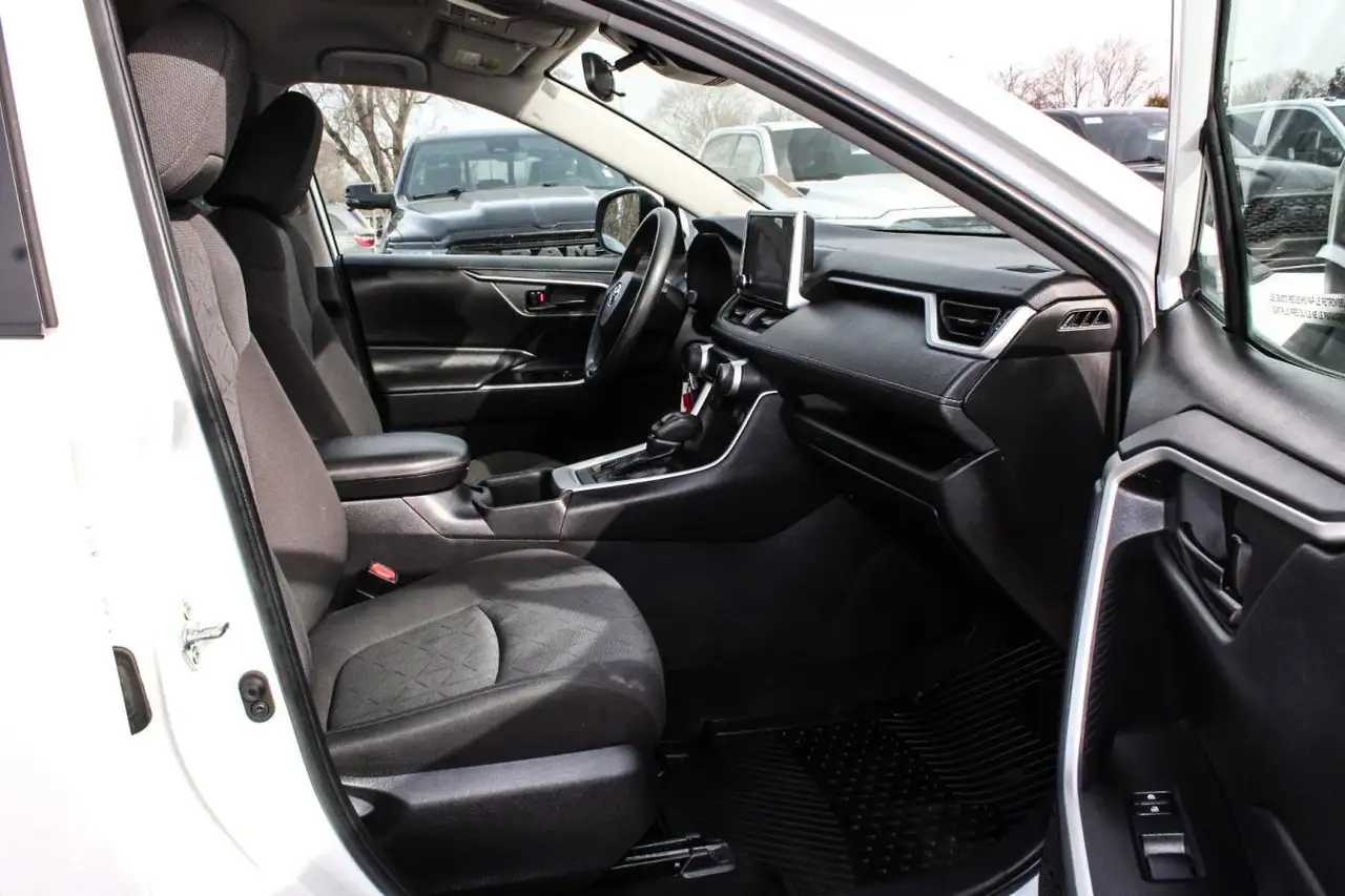Toyota RAV 4 снимка Toyota RAV 4