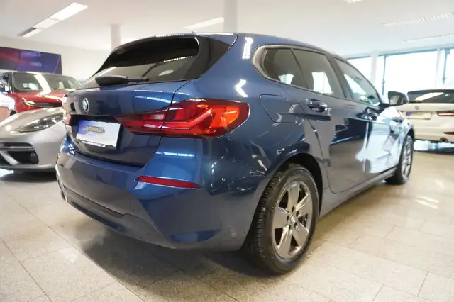 BMW 1 Series view 5