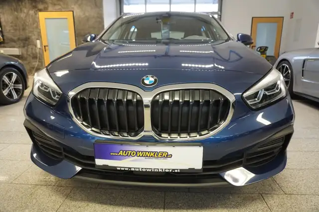 BMW 1 Series view 3