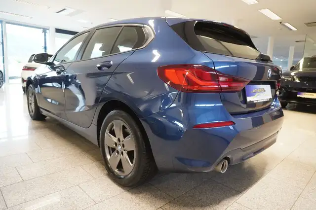 BMW 1 Series view 4