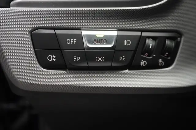 BMW 1 Series view 14