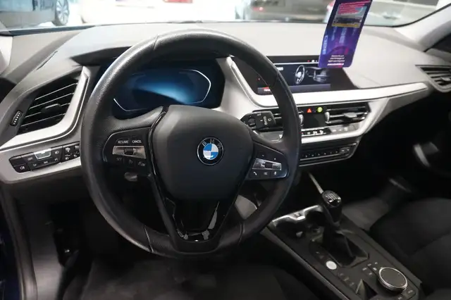 BMW 1 Series view 7
