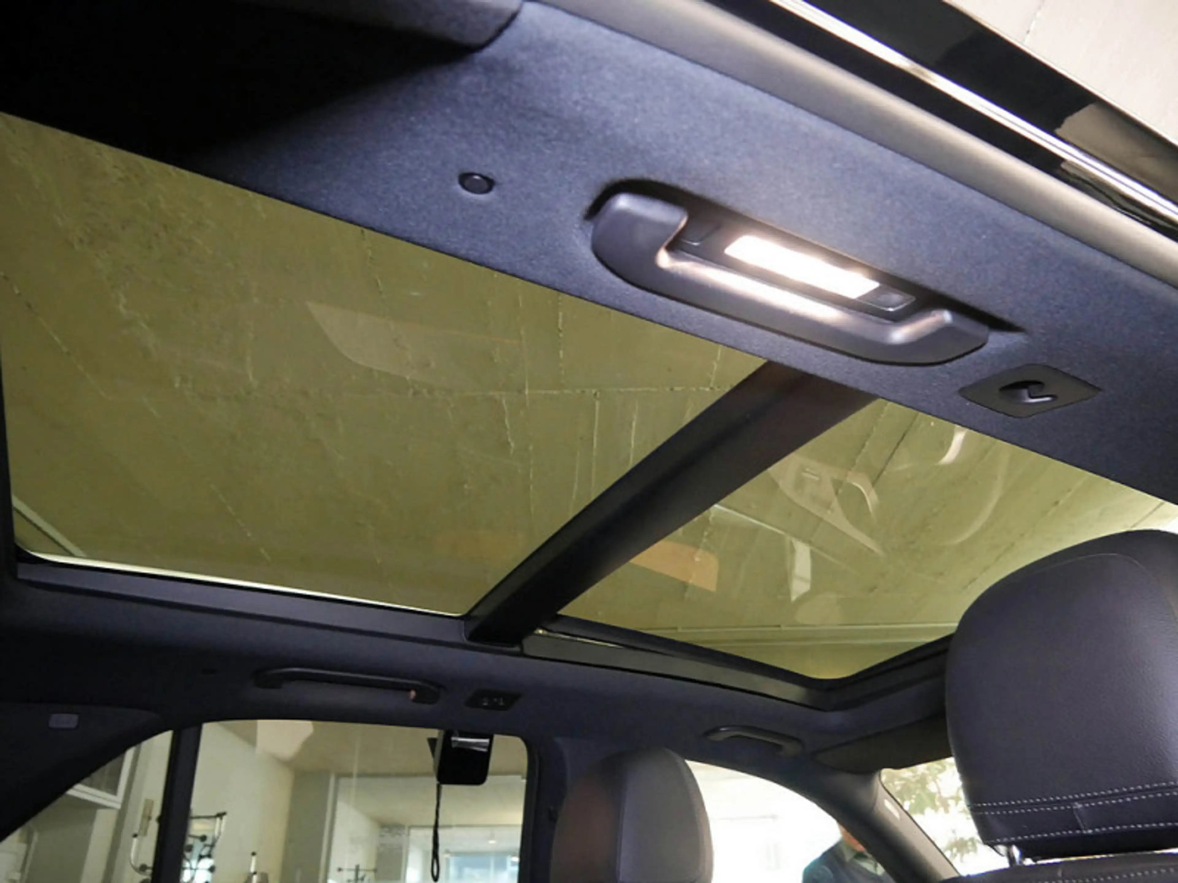 Mercedes-Benz GLE 300 d 4M AMG WIDE KAMERA PANO SPUR PDC SHD — photo 9