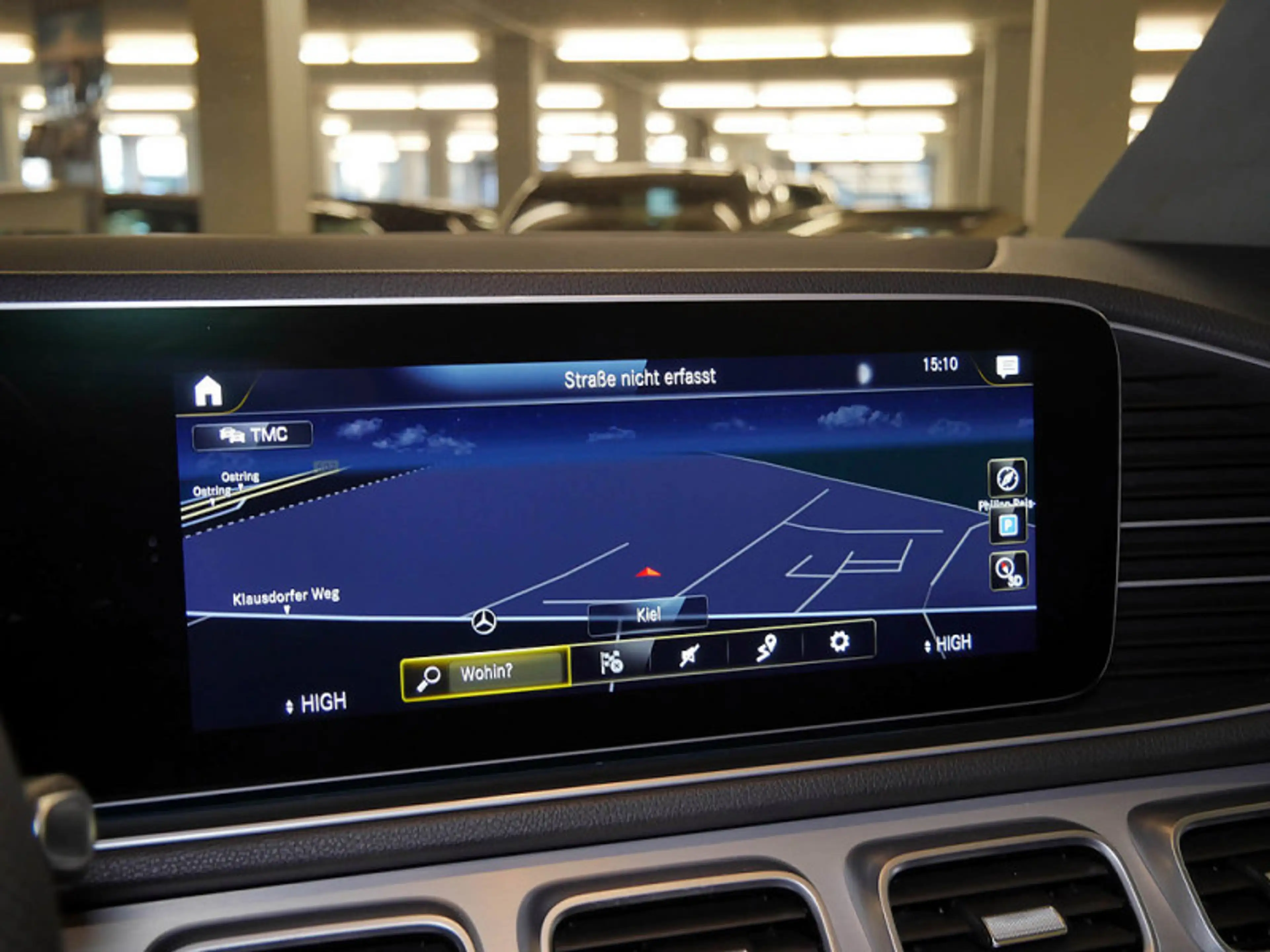 Mercedes-Benz GLE 300 d 4M AMG WIDE KAMERA PANO SPUR PDC SHD — photo 15