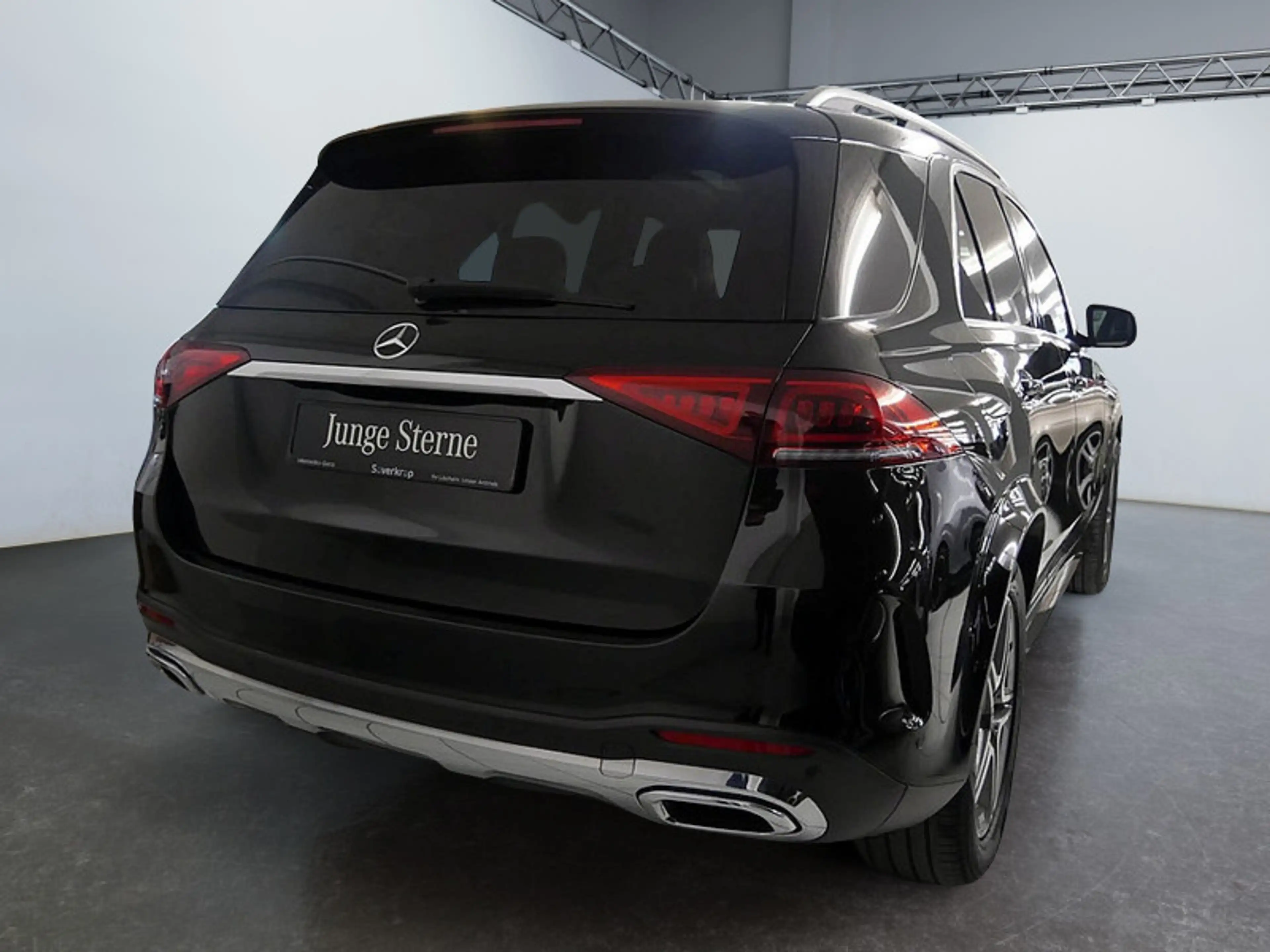 Mercedes-Benz GLE 300 d 4M AMG WIDE KAMERA PANO SPUR PDC SHD — photo 5