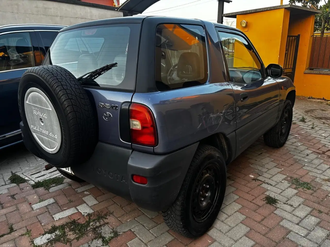 Toyota RAV4 2.0i 16V cat 3 porte, foto 3