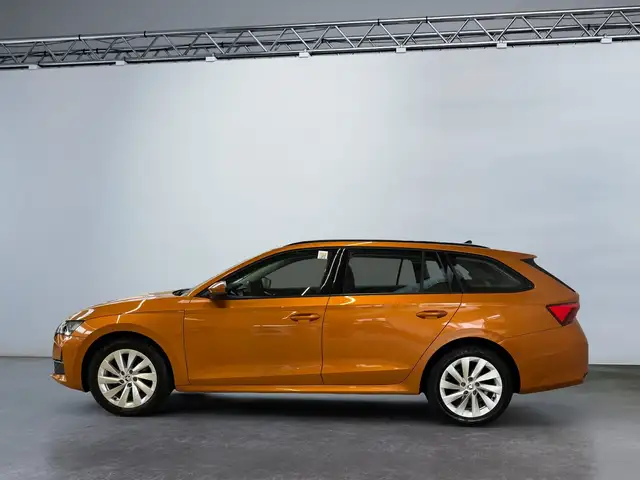 Skoda Octavia view 3