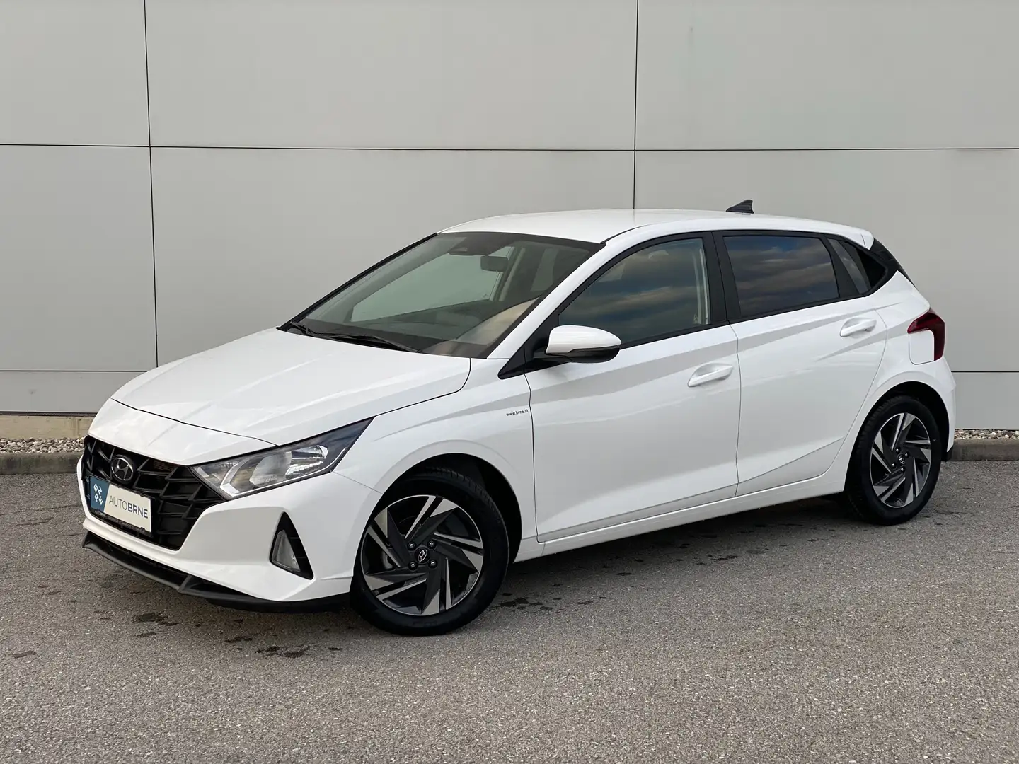 Hyundai i20 1,2 MPI "i-Line Plus" Weiß - 1