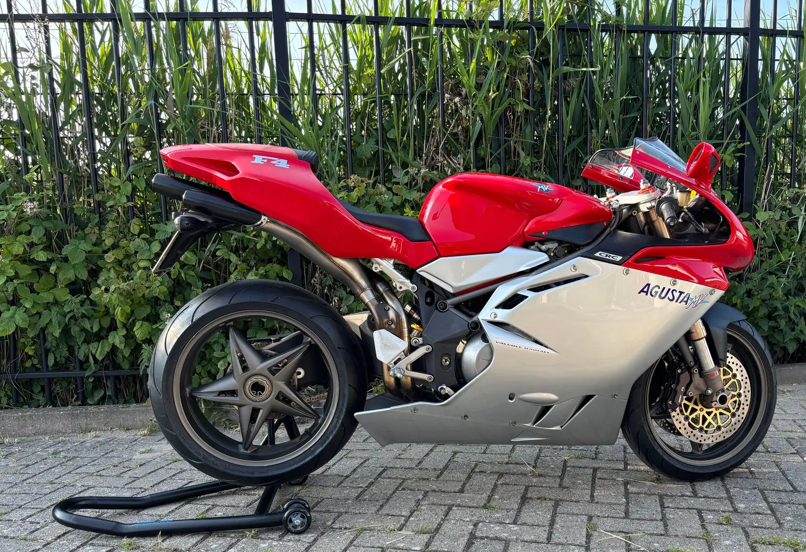 MV Agusta F4 750 750S Bi pisto Rot - 2
