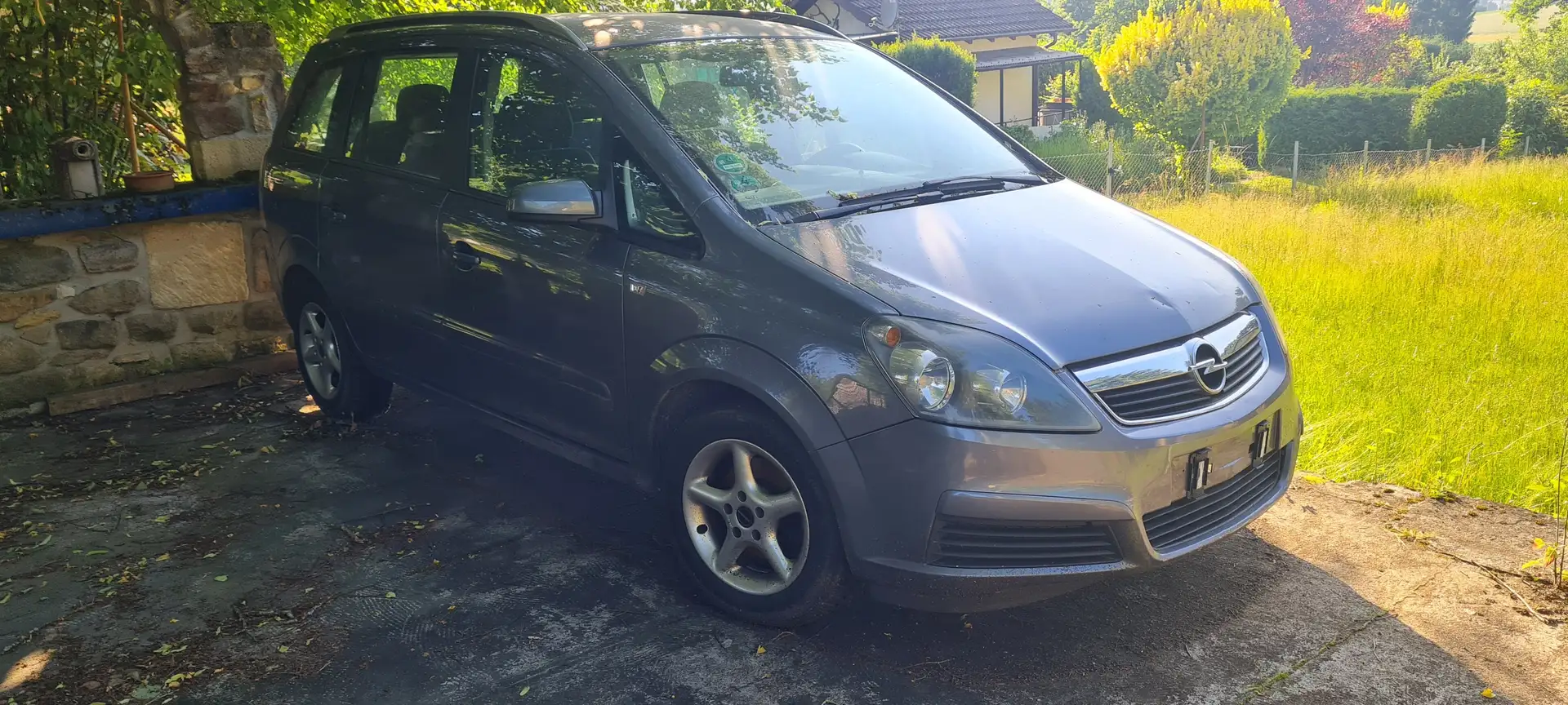 Opel Zafira Zafira 1.8 Schwarz - 1