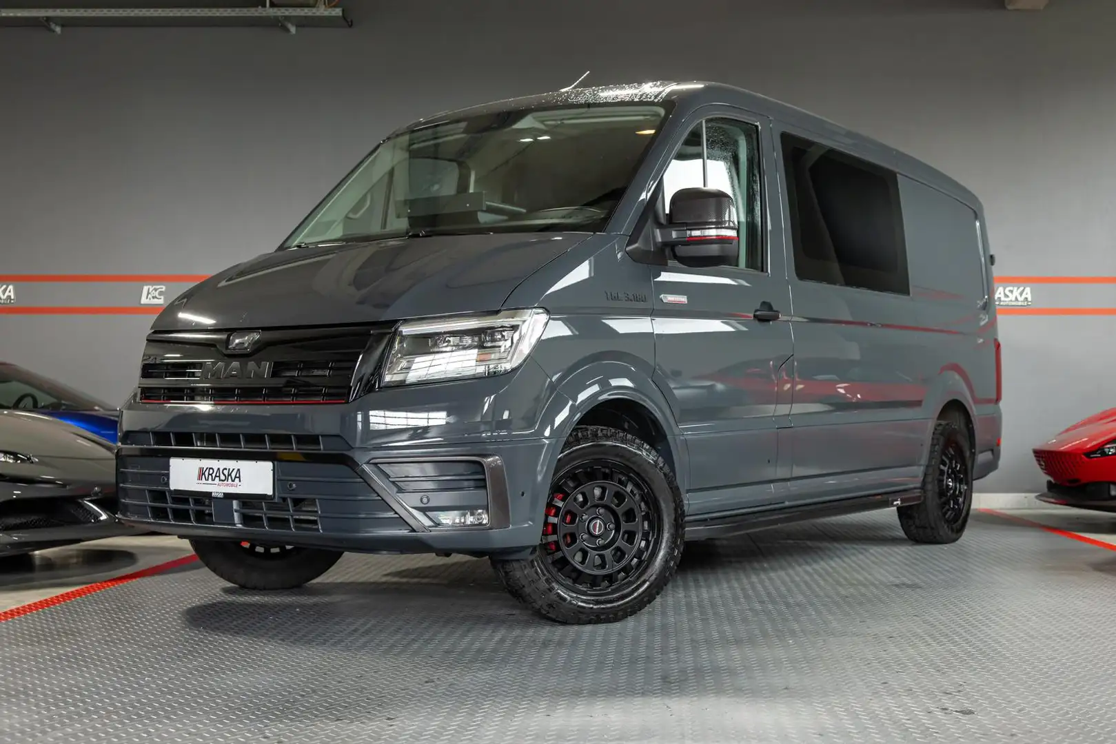 Volkswagen Crafter MAN TGE 2.0 TDI 4x4 5-Sitzer Lion S Grau - 2