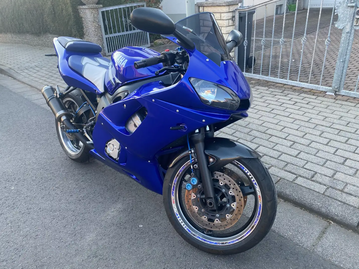 Yamaha YZF-R6 rj03 anschauen lont sich Modrá - 1