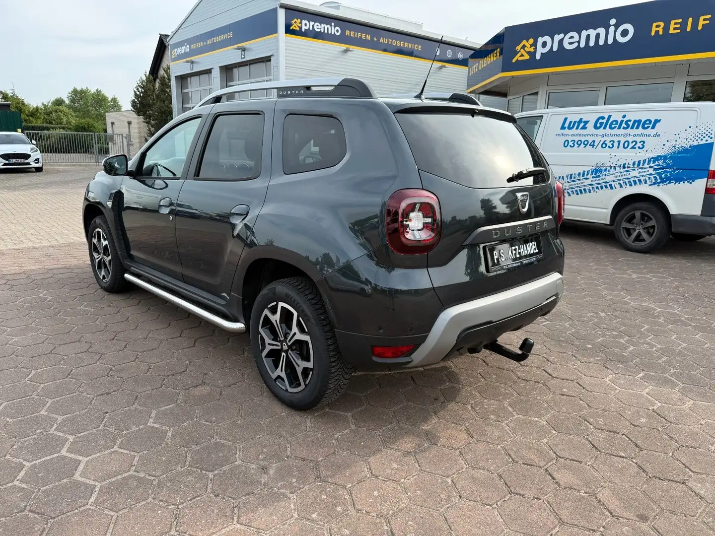 Dacia Duster II Adventure Vollleder AHK Standheizung Grau - 2